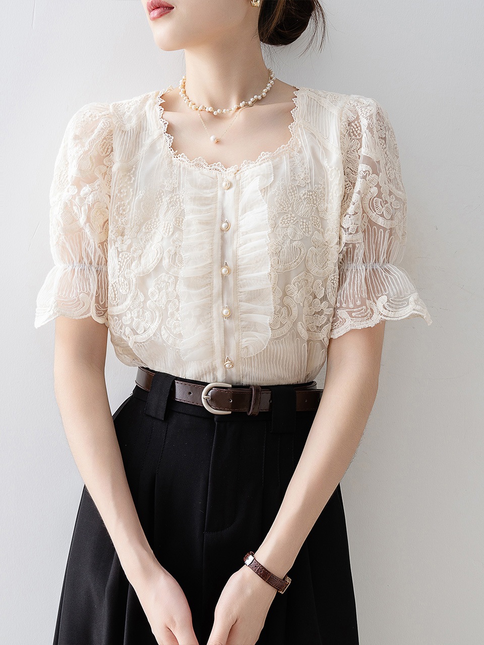 【1点ご購入 で10点プレゼントいたします】シャツレディース2025アンズカラースクエアネック感レースシャツ半袖トップス気品ブラウス