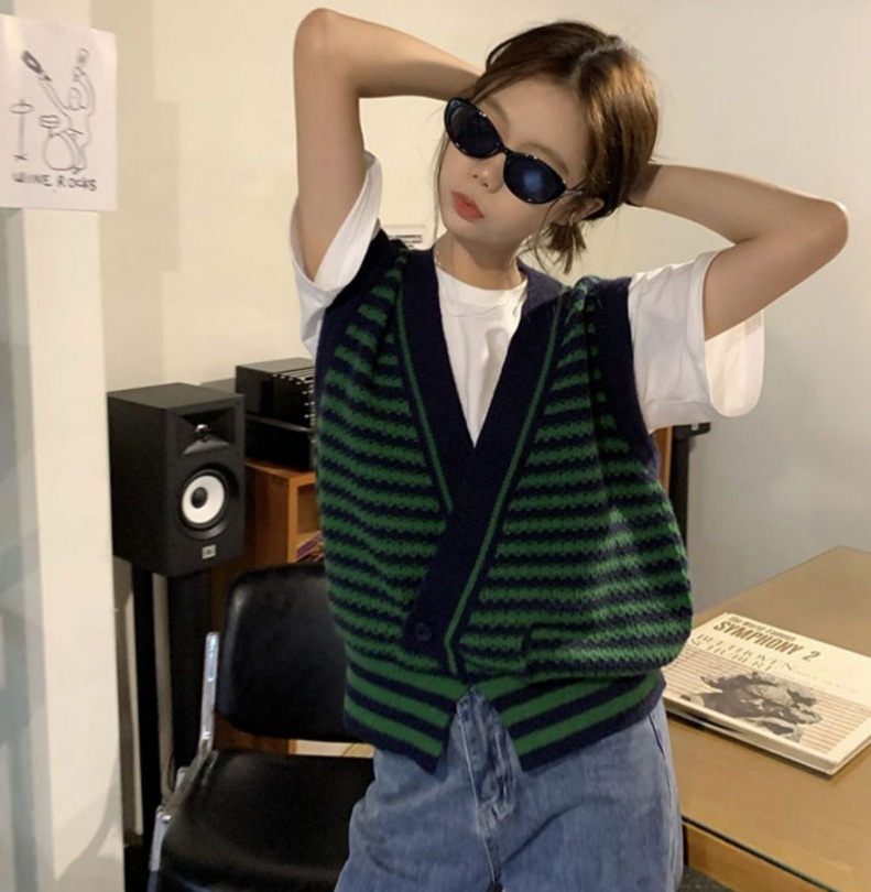 トップス デート モテアイテム ベスト レイヤード ノースリーブ Vネック ウール 可愛い きれいめ 上品 おしゃれ かっこいい 可愛い ラブリー キュート ガーリー クール モード系