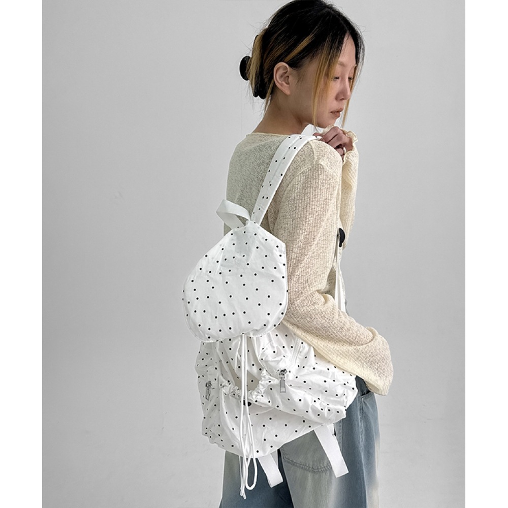 ブラックアップティコティドットバックパック