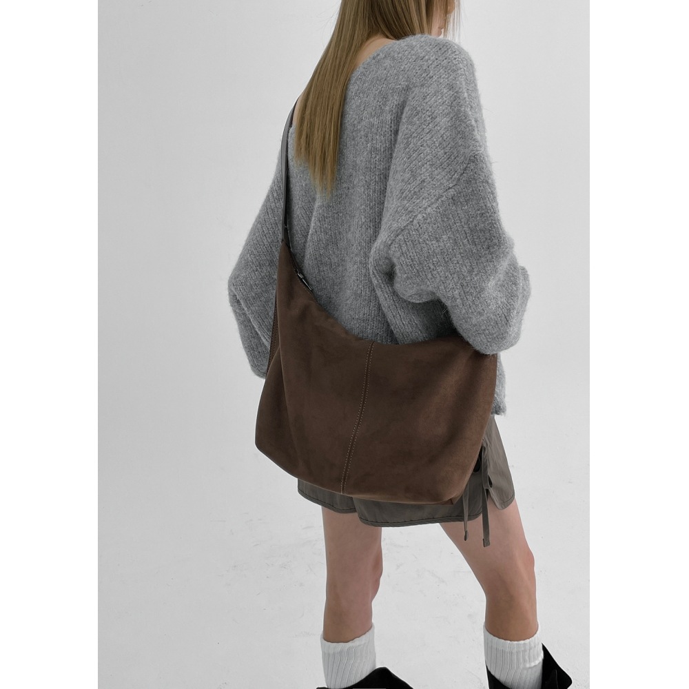 ブラックアップキャメリスエードクロスボディバッグ