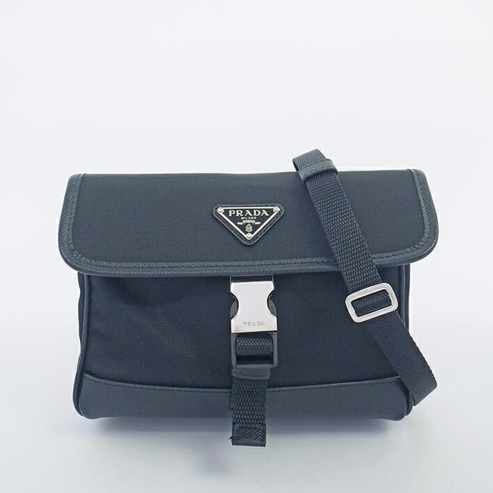 【新品同様】プラダ トライアングルロゴ スマートフォンケース Re-Nylon 【スマートフォンケース】