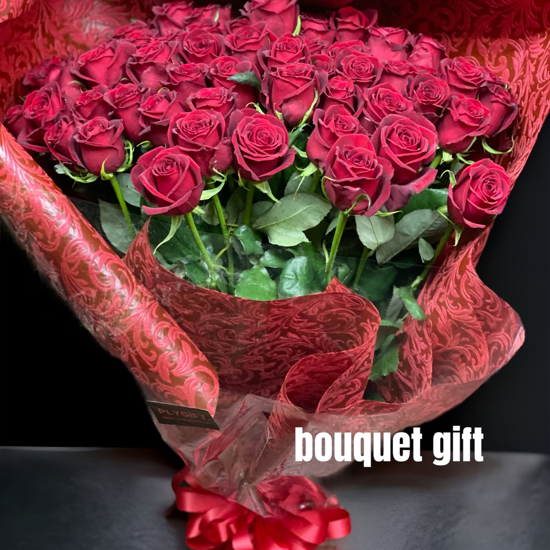 お誕生日赤バラ花束R-13 18,068円