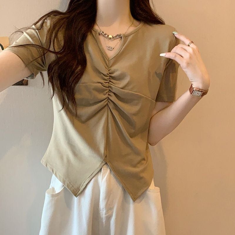 人気SALE Vネックカラー半袖Tシャツ女性夏新作ゆったり薄手大ヤードデザインセンスニッチシック純粋欲望風ショートセクショントップス3343