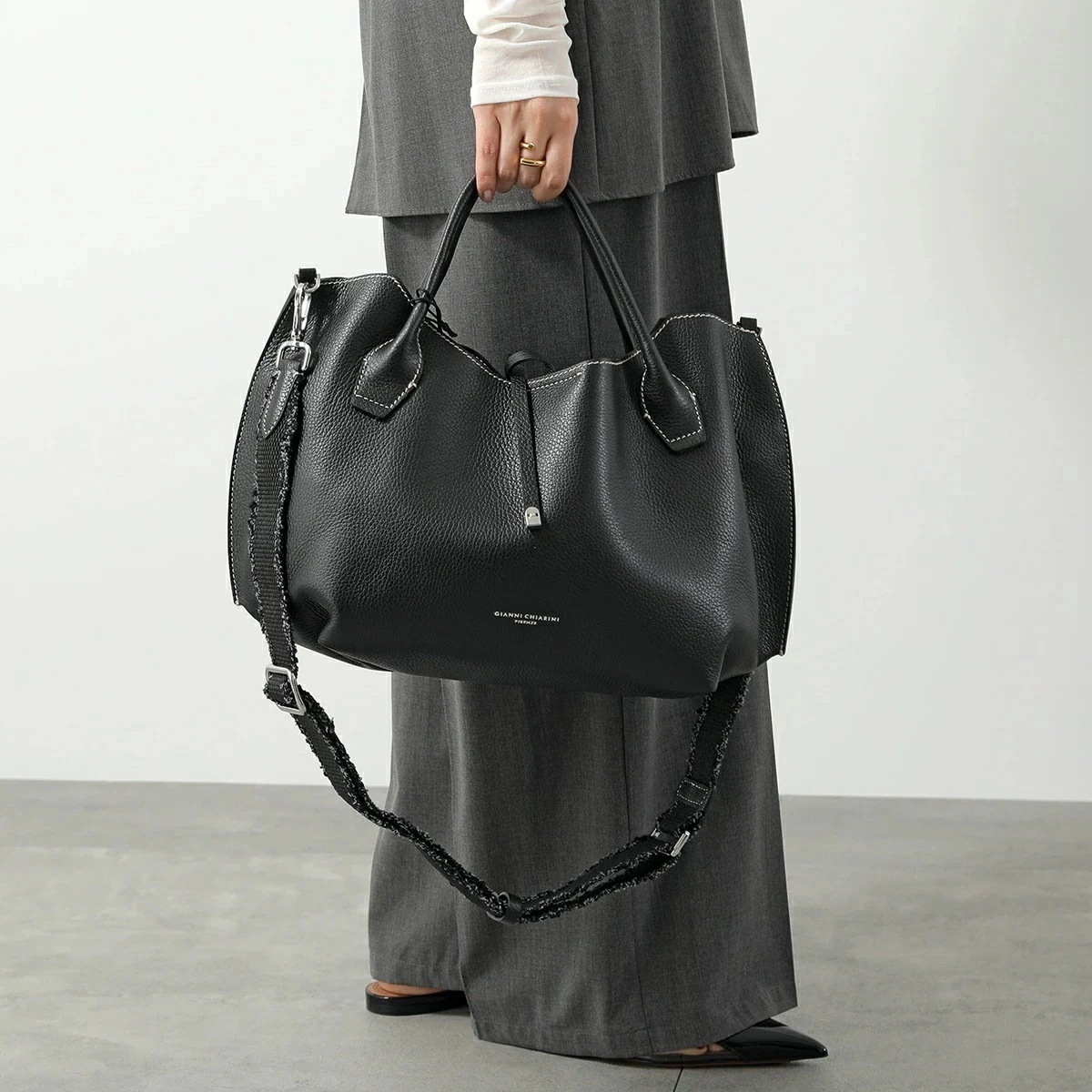 GIANNI CHIARINI ジャンニキアリーニ ショルダーバッグ FIAMMA フィアンマ BS 11441 GRN-NABCL レディース ハンドバッグ レザー 鞄 NERO
