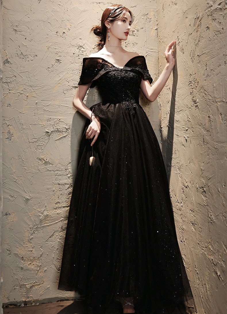 【SNS大人気】レディース　ウェディングドレス　カラードレス 結婚式　花嫁 披露宴　刺繍 二次会 パーティードレス 演奏会 お嫁さん 発表会 　ブラック