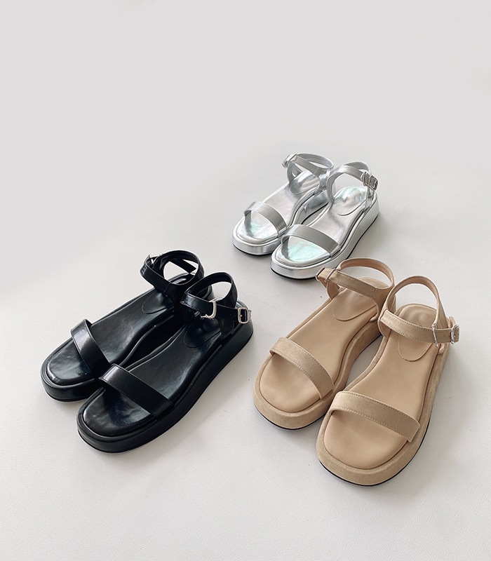 シンプルストラップサンダル 5,517円