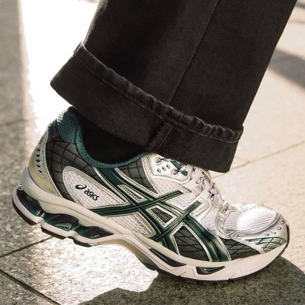 ランニングシューズ運動靴ウォーキングシューズジョギングシューズ男女兼用シューズスニーカースポーツマンゲルニンバス10スポーツ90960