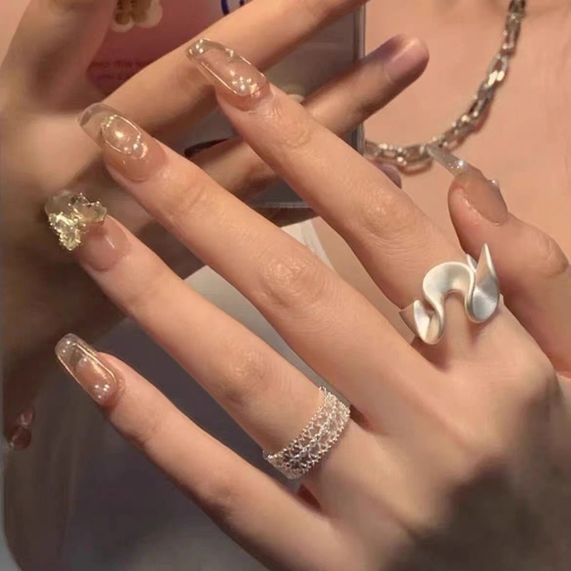 ウェーブスカートリング 女性用 Ins コールドスタイル 不規則なフリルプリーツつや消しオープンリング