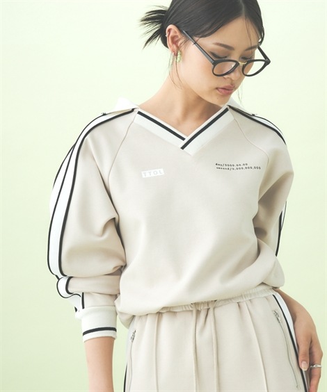 Tシャツ・カットソー Vネックトップス