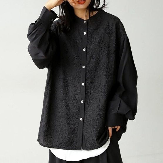 トップス シャツ 長袖 ボリューム袖 クルーネック 前開き ボタン 刺繡 ミディアム丈 可愛い かわいい 大人可愛い きれいめ シンプル 上品 おしゃれ かっこいい カジュアル こなれ感 個性的
