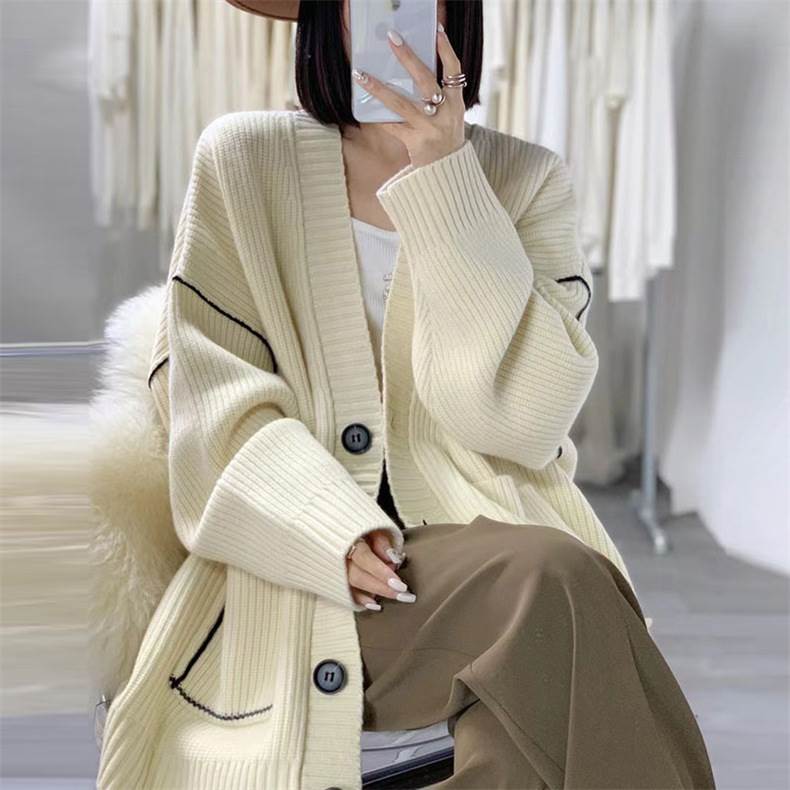 トップス カーディガン レディース 長袖 萌袖 Vネック 前開き ボタン ミディアム丈 ポケット かわいい 大人可愛い きれいめ シンプル 上品 おしゃれ かっこいい カジュアル こなれ感 個性的 ラ