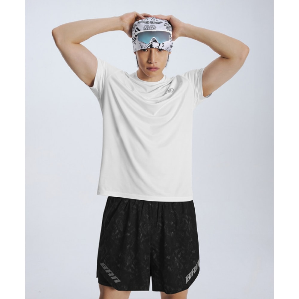 ボーン・トゥ・ウィンシンボル B クイックドライ Tシャツ [ホワイト]