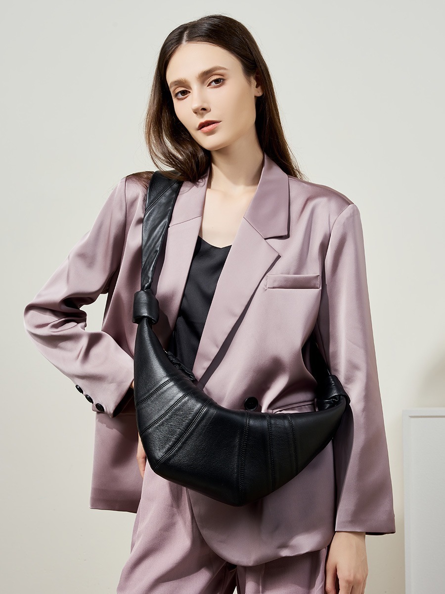 横長ボストンバッグ キルティングバッグ本革 ショルダーバッグ 新作 リュック 大容量 肩掛け ミニバッグ 手提げバッグ 防水 トートバック 気質 おしゃれ 百掛け バックパック高級感 質感 気質 ショ