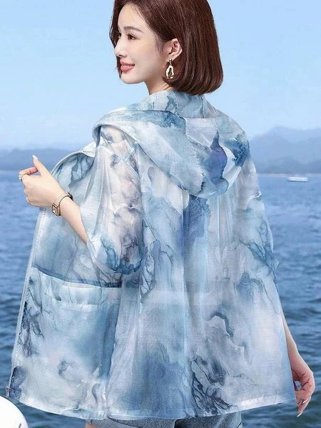 日焼け止めコート　フード付きコート　夏服　レディースファション商品　カジュアル上着