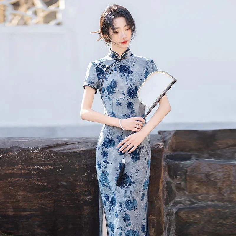 毎日改良されたチャイナドレスロングレトロヤングスタイルスリムドレス