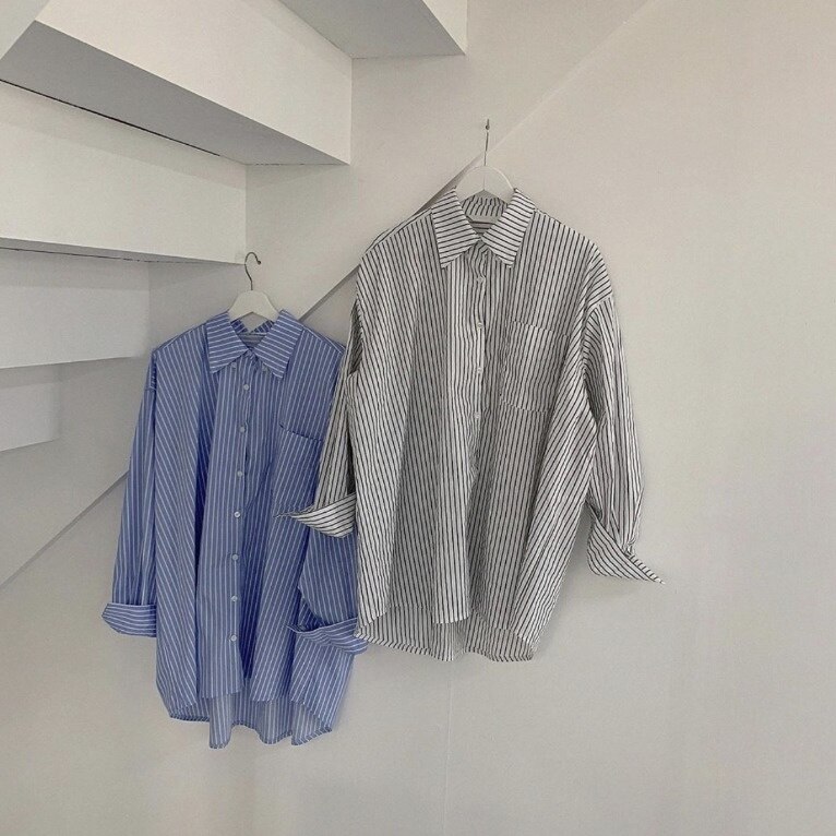 ２色 シャツ ブラウス 夏 春 秋 かわいい きれいめ カジュアル ゆったり ロング 長袖 ボリューム袖 萌袖 カフス レギュラーカラー BIGシルエット 裾ワイド ポケット 前開き 白 ホワイト 青