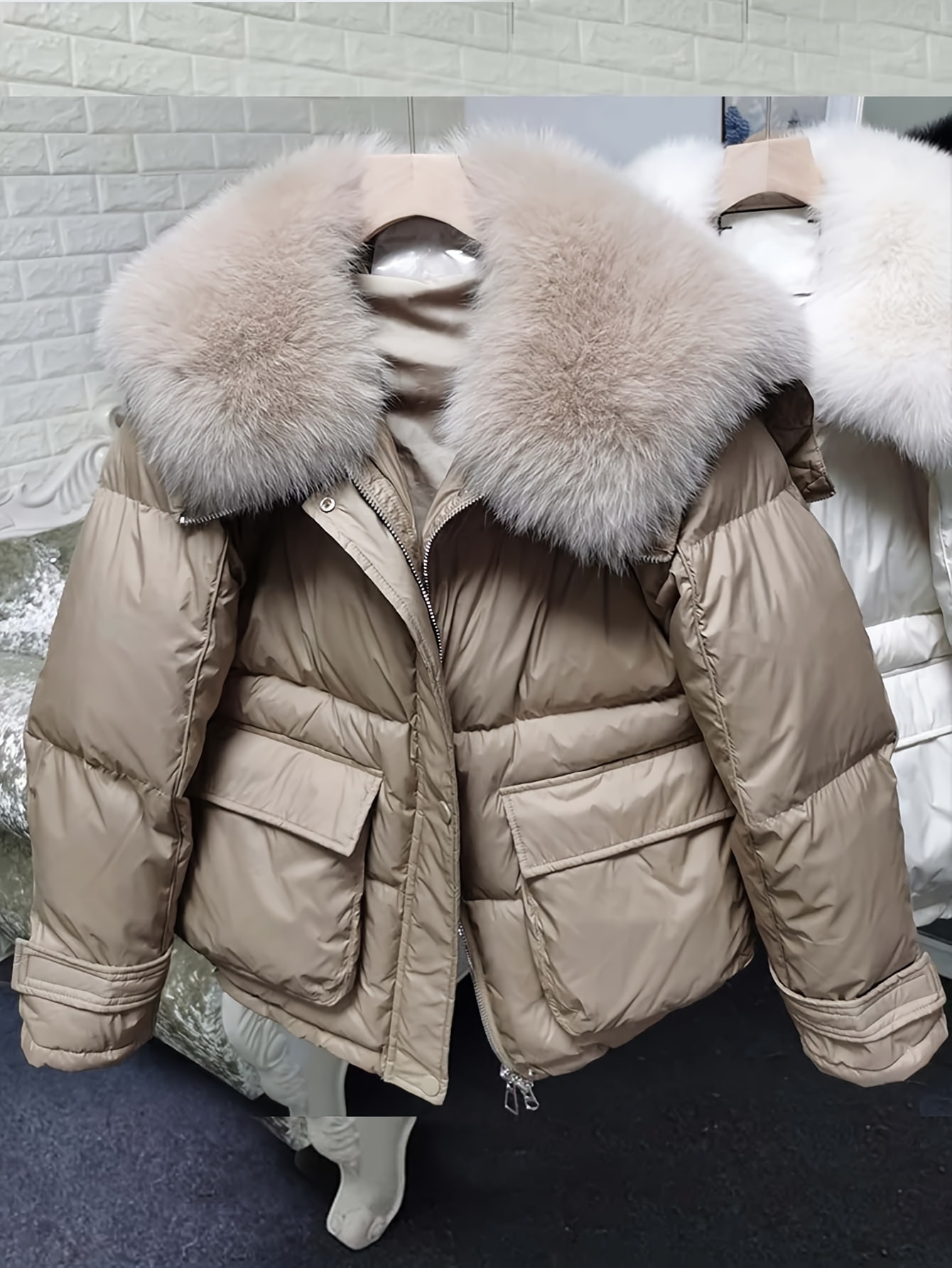 冬の厚手暖かい新しいファッションダウンジャケットルーズダウンジャケット裾は締められる防風カジュアルコート