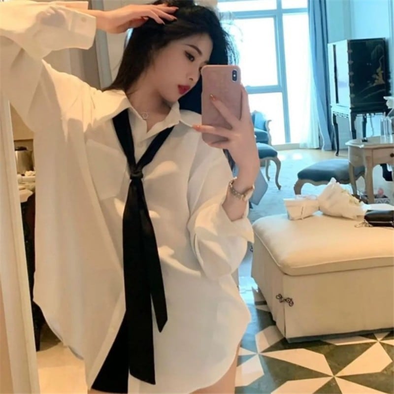 【1つ買うと10つ無料】女性用の中間長さのゆるい怠 なスタイル22シャツ秋の若いカジュアルストリートレトロホワイトシャツ