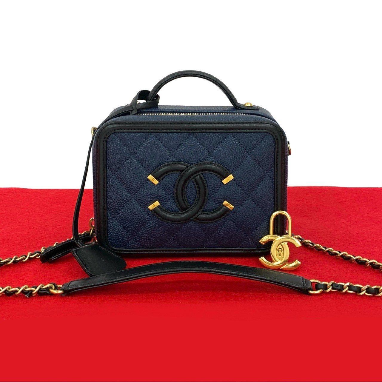 CC フィリグリー マトラッセ ココマークショルダーバッグ マットキャビアスキン ネイビー 25727 223,050円