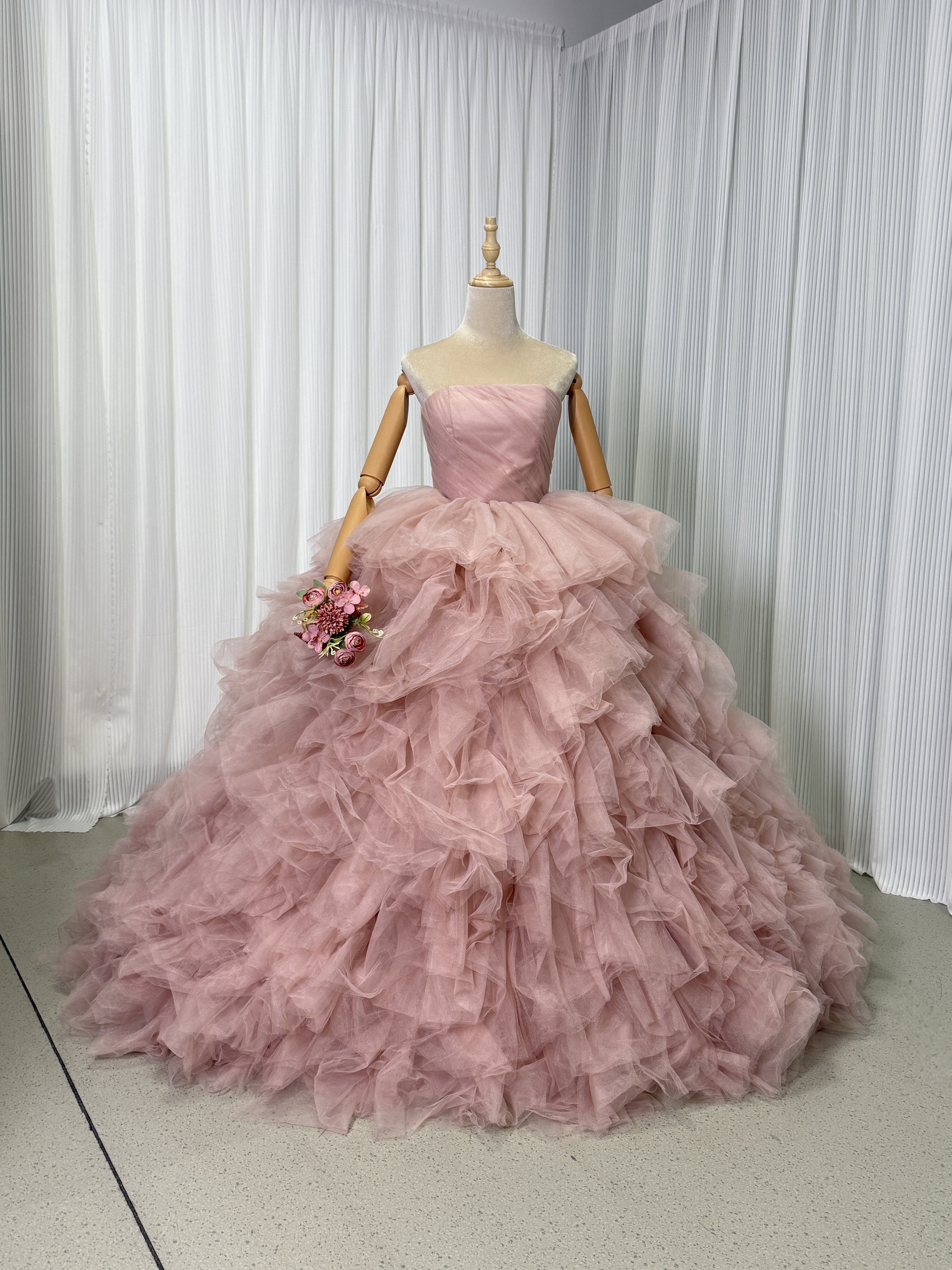 上品！カラードレス もも色 ベアトップ 編み上げ 取り外し 柔らかく重ねたチュールスカート 花嫁 披露宴