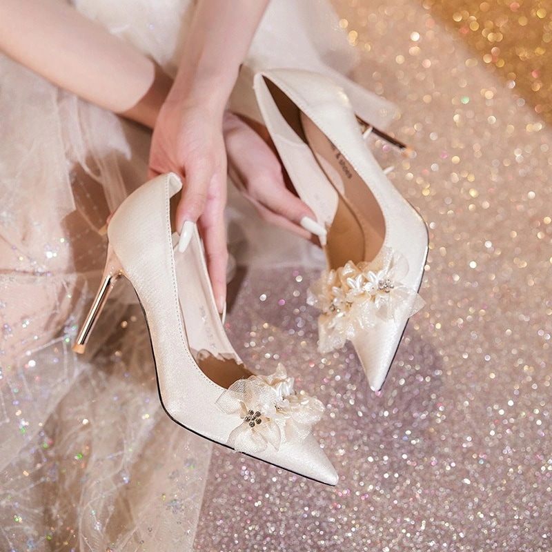 2025新作 パンプス レディース ポインテッドトゥ 歩きやすい9.5cmピンヒール 痛くない 走れる 白 オフィスシューズ スリッポン 疲れない パンプス準備したいレイング