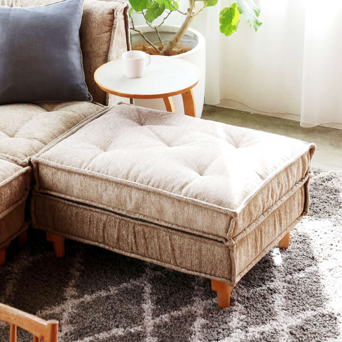 オットマン 幅81cm スツール Herit ソファ 足置き ソファー リビングソファ 脚付き 座面 ゆったり 広い アレンジ 快適 疲れにくい 脚 取り外し ローソファ フロアソファ