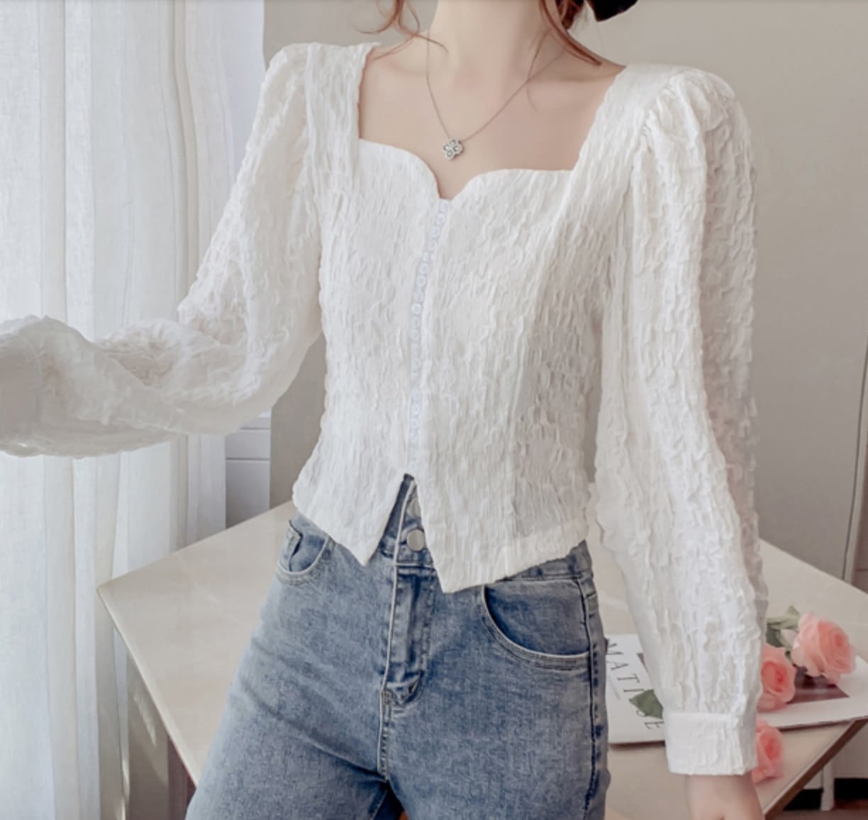 トップス カットソー 白トップス 長袖 パフスリーブ 大人可愛い シンプル 上品 おしゃれ 抜け感