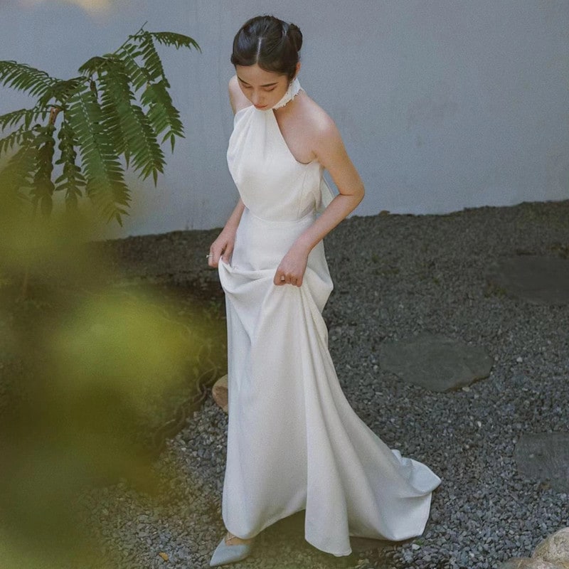 軽ウェディングドレス首掛け簡単旅写真背中出し超仙白受領証痩せた魚尾引き韓国式迎賓外出紗