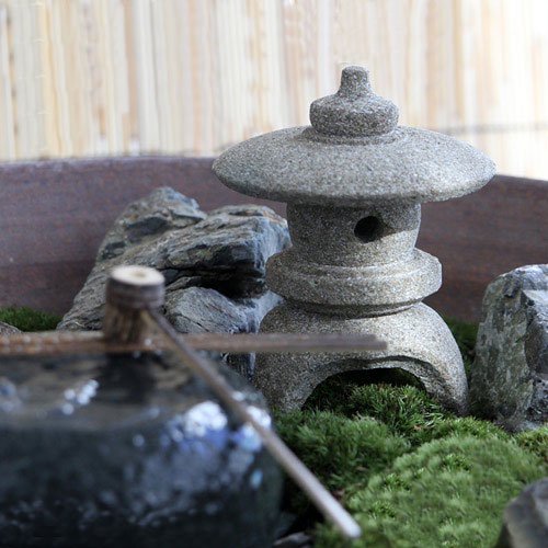 和風石材　丸雪見灯篭　小　水槽用オブジェ　アクアリウム用品　水槽　オブジェ　ＣＲＣ10―75―45―20―00