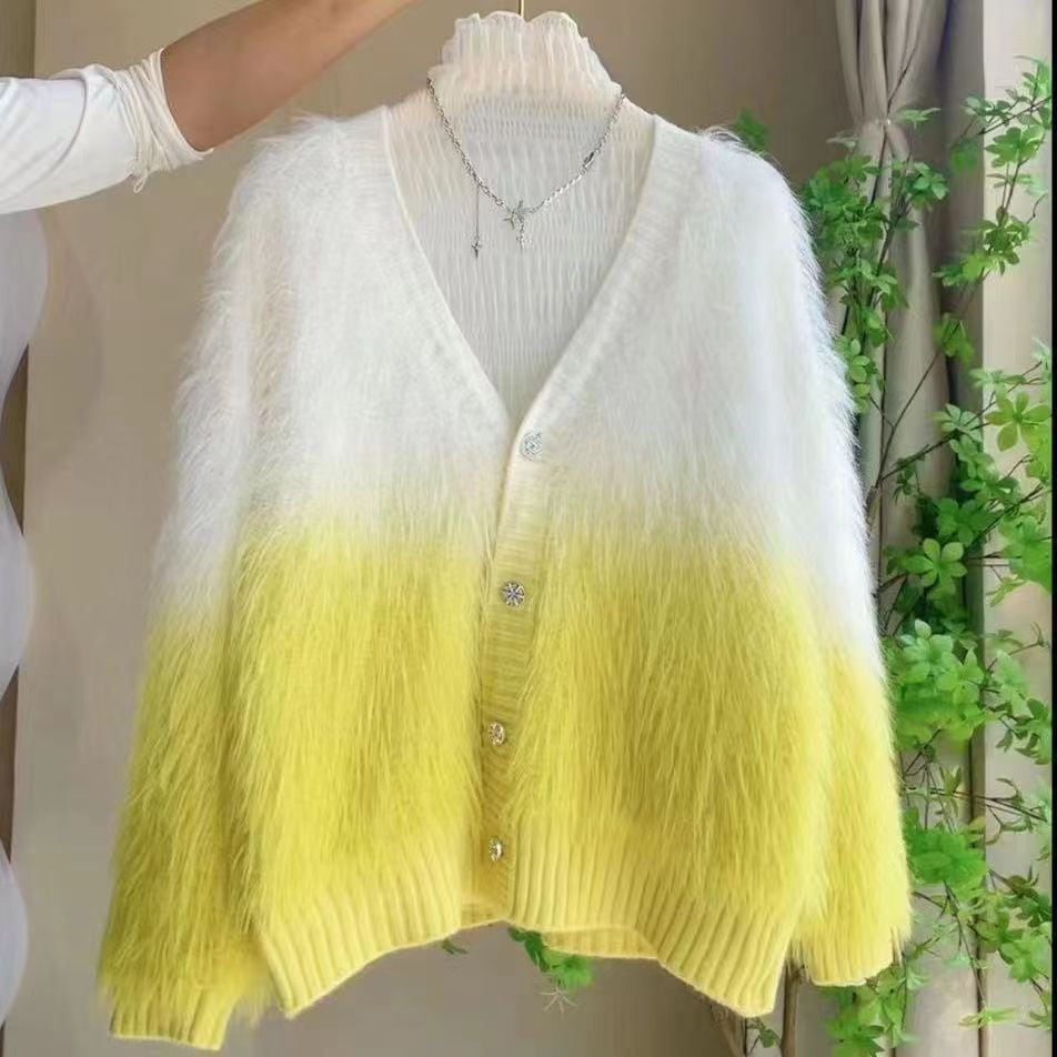 のけだるさ風フェレットセーター女性のグラデーションでゆったりとした雰囲気のニットコート