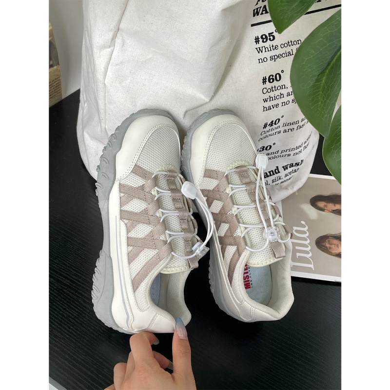 韓国のバレエスタイルのアウトドアスポーツハイキングシューズ女性用2025年新作厚底メッシュカジュアルダディドイツトレーニングシューズ