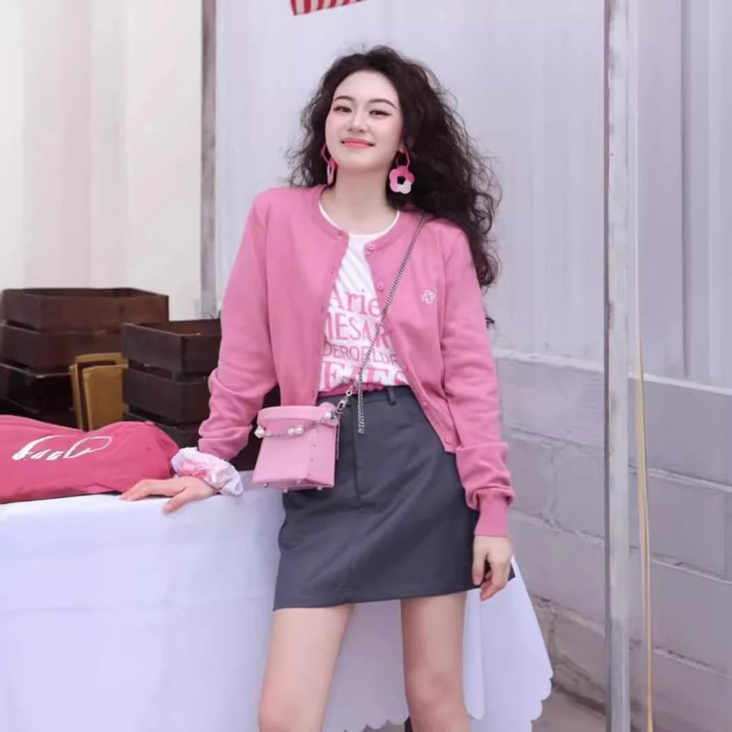 ハイエンドのカスタマイズ-Xiaoxiangfeng サスペンダードレス女性の冬のインナーレイヤー 2025 新しい小さなプレッピースタイルのツーピーススーツ