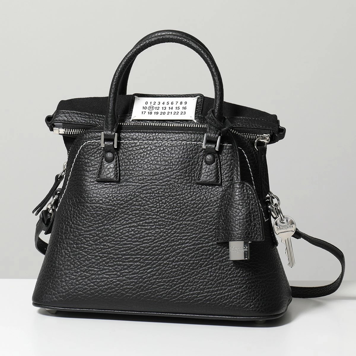 MAISON MARGIELA メゾンマルジェラ 11 ショルダーバッグ 5AC ミニバッグ S56WG0082 P4455 レディース レザー ハンドバッグ 鞄 T8013