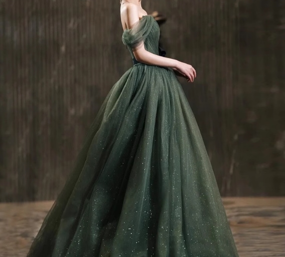 カラードレス グリーン オフショルダー キラキラチュール ふわふわドレス 演奏会/音楽会