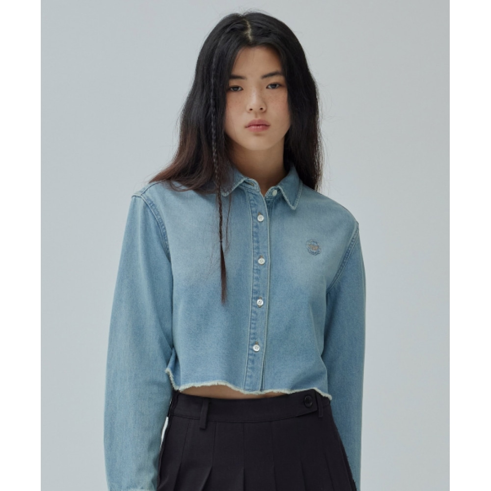 COVERNAT 女性用クロップクローバーハートデニムシャツライトブルー