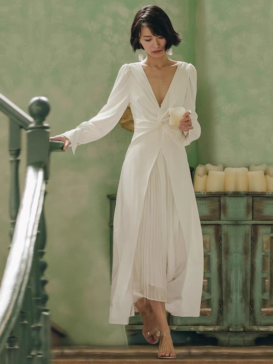 ウェディングドレス 白 ノースリーブ 白 シンプル 無地 長袖 ワンピース 結婚式二次会 披露宴 前撮り後撮り ビーチフォト花嫁ドレス エンパイア 安いブライダル 海外挙式