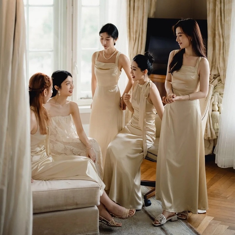 充填された花嫁介添人服2025サテンシャンパンカラーハイエンドの感覚は小さなドレスに着用できます写真花嫁介添人服