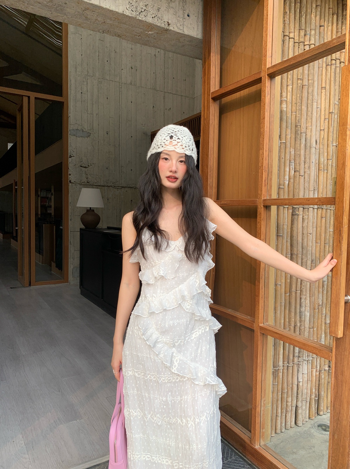 夏の名媛気質の絶美レースが痩せているストラップワンピースの女性s5 131