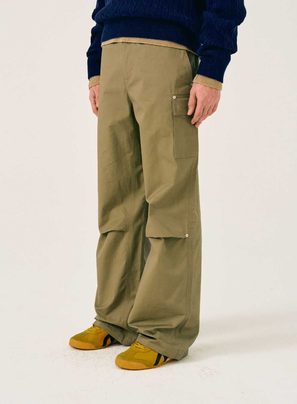 【SATUR】 TORINO STRING FLAP POCKET CARGO PANTS : OLIVE KHAKI