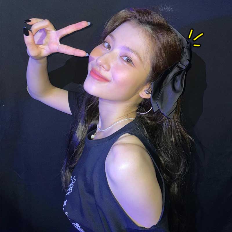 TWICE サナ チェヨン 着用 Extra Love Ribbon