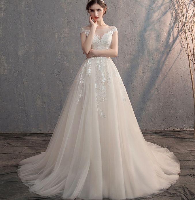 ウェディングドレス　ロングドレス　トレーン　結婚式　パーティー　大きいサイズ　花嫁　ドレス　姫系