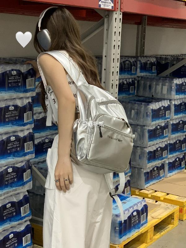 【20点セット】メガ割3日以内に出荷リュック 通勤バッグ シルバー リュック レディース 新作 ショルダー カジュアル 旅行バッグ