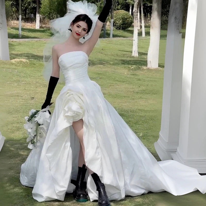 屋外ロケ撮影用 ドレス 流行り ワンピース 新作カップルフォト撮影用ドレス シンプルストラップレスウェディングドレス 韓国