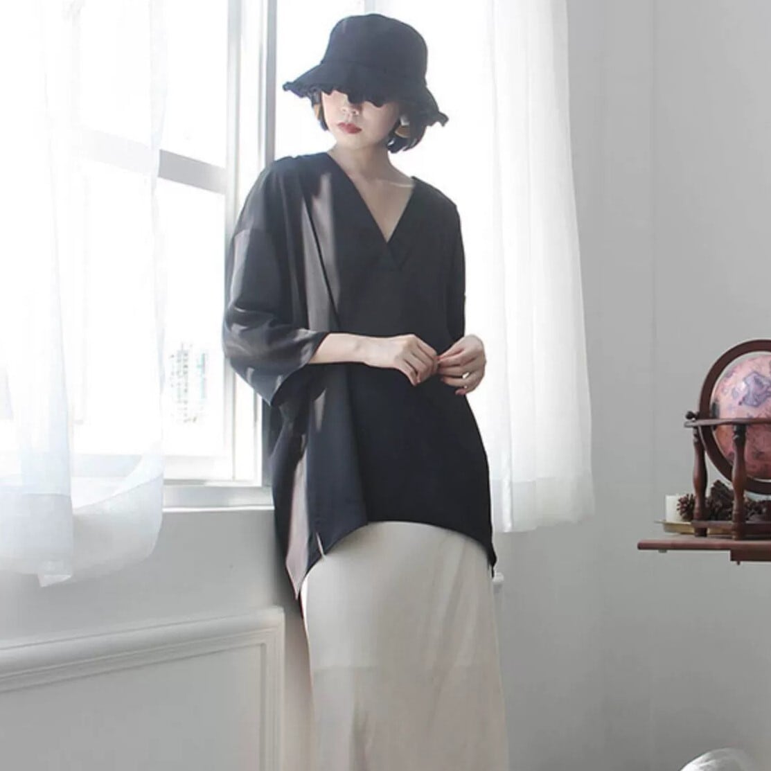 トップス カットソー 袖あり 7分袖 ボリューム袖 Vネック Iライン スリット サイドスリット 薄手 かわいい 大人可愛い きれいめ シンプル カジュアル 大人 上品 おしゃれ お洒落 レトロ