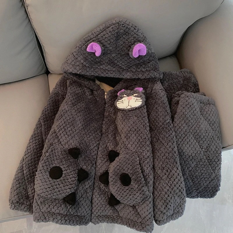学生寮の外でも着用できる新しいスタイルのルシファーキャットホーム服冬用ベルベット厚手三層キルトパジャマ