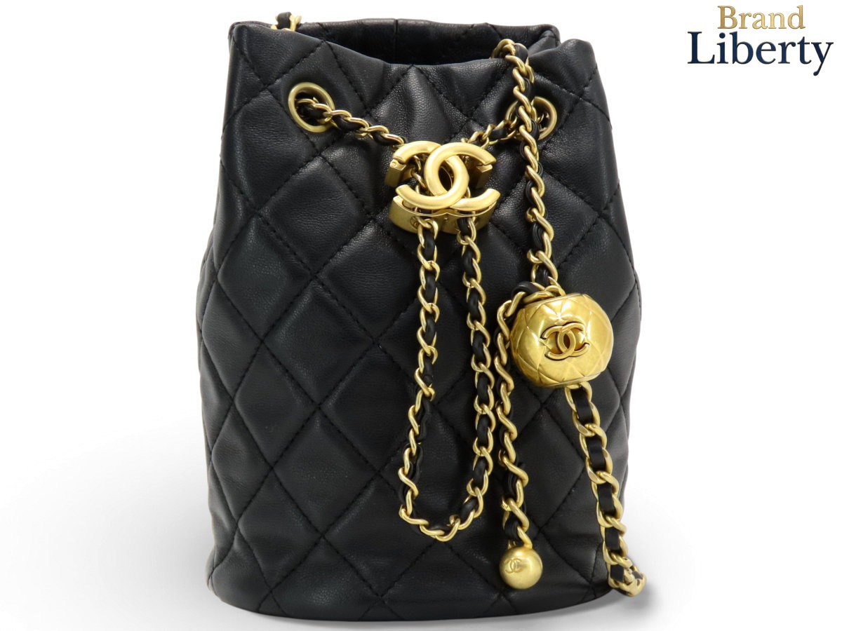 ほぼ新品シャネルCHANELマトラッセココマークチェーンショルダーバッグバケットバッグドローストリングバッグ巾着バッグショルダーポーチポシェットブラックゴールド金具ラムレザーAS1894