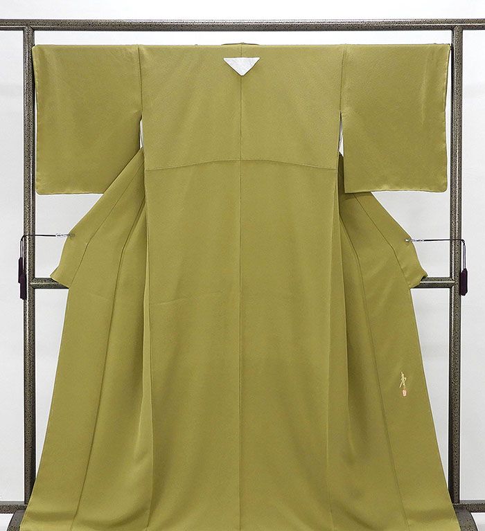 色無地 新品仕立済 正絹 菜種油色 身丈166cm 裄丈67.5cm 丸に五三桐 新品 仕立て上がり 着物 結婚式 入学式 卒業式 a1060