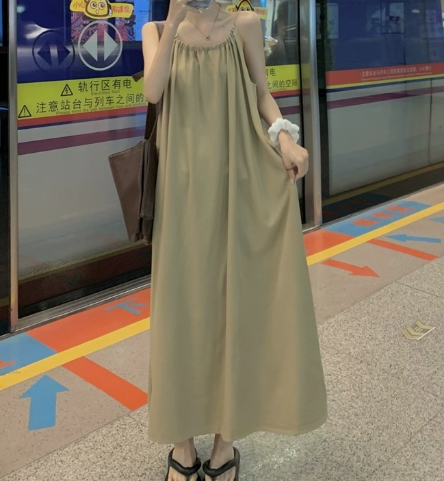 キャミワンピ リボン ポケット ワンピース フレアワンピース マキシ丈 キャミソール Uネック デコルテ セミフレア スリム 細身 ストレート スマート 薄手 かわいい 大人可愛い シンプル