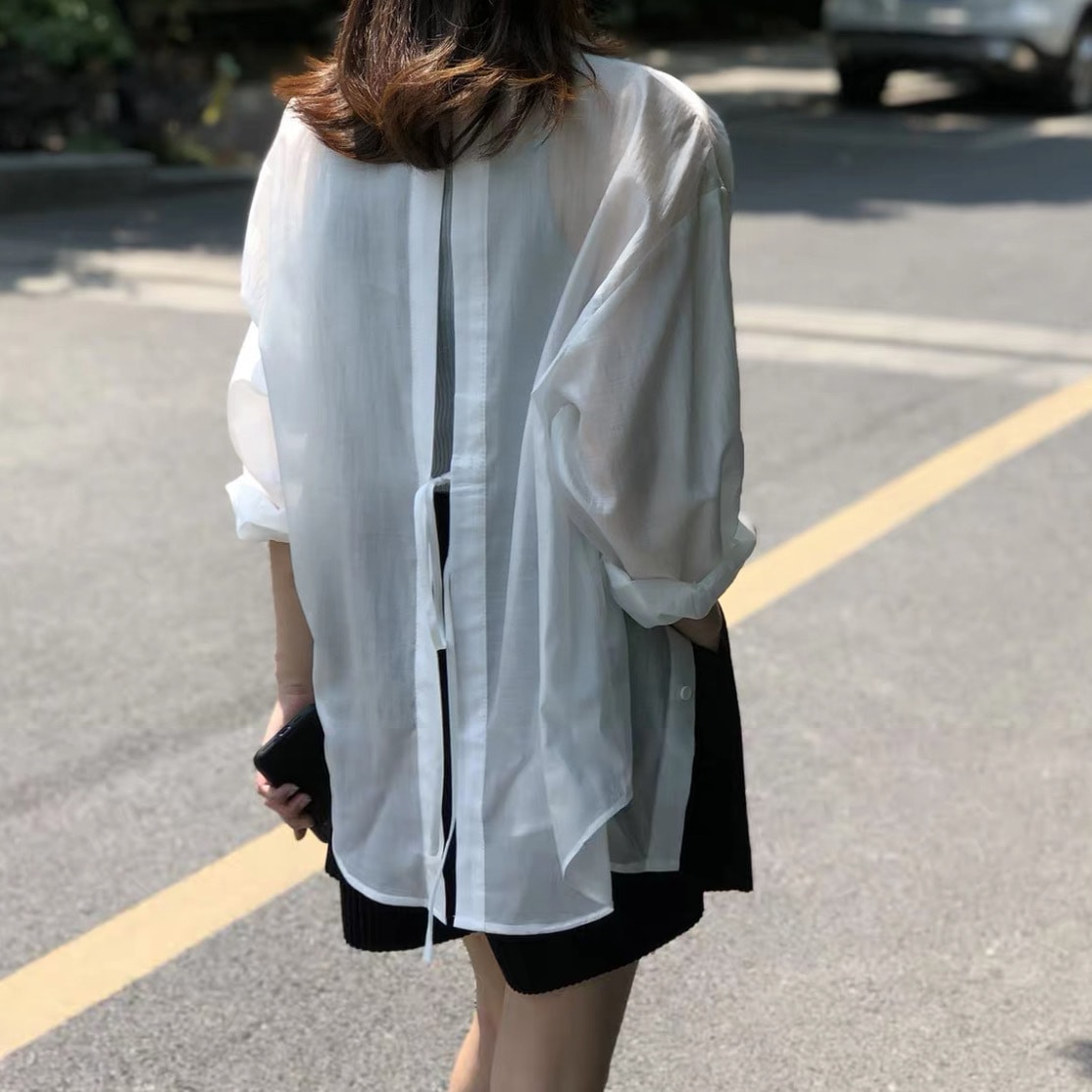 レディース トップス シャツ シフォンシャツ シアー 羽織 長袖 襟付き ポロカラー 背中開き シフォン バックスリット バックコンシャス 透け感 シースルー 薄手 大人可愛い きれいめ シンプル