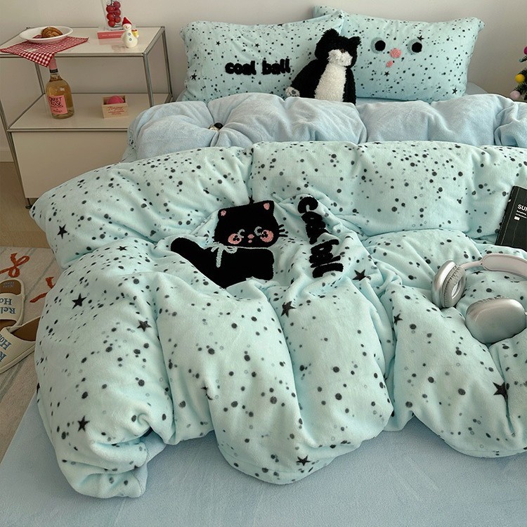 タオル刺繍ミルクベルベット4ピースセットセットコーラルベルベットキルトカバー両面ヒョウ印刷秋と冬のフランネルベッド3ピースセット